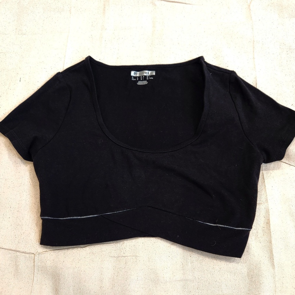 Forever 21 Active Black Short Sleeve Scoop Neck Cropped Athletic Top L Large